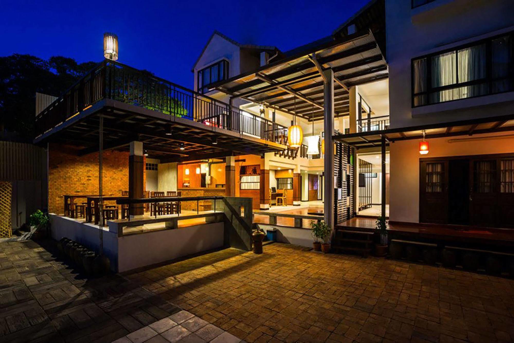 Baan Ing Ping Hotell Chiang Mai Exteriör bild