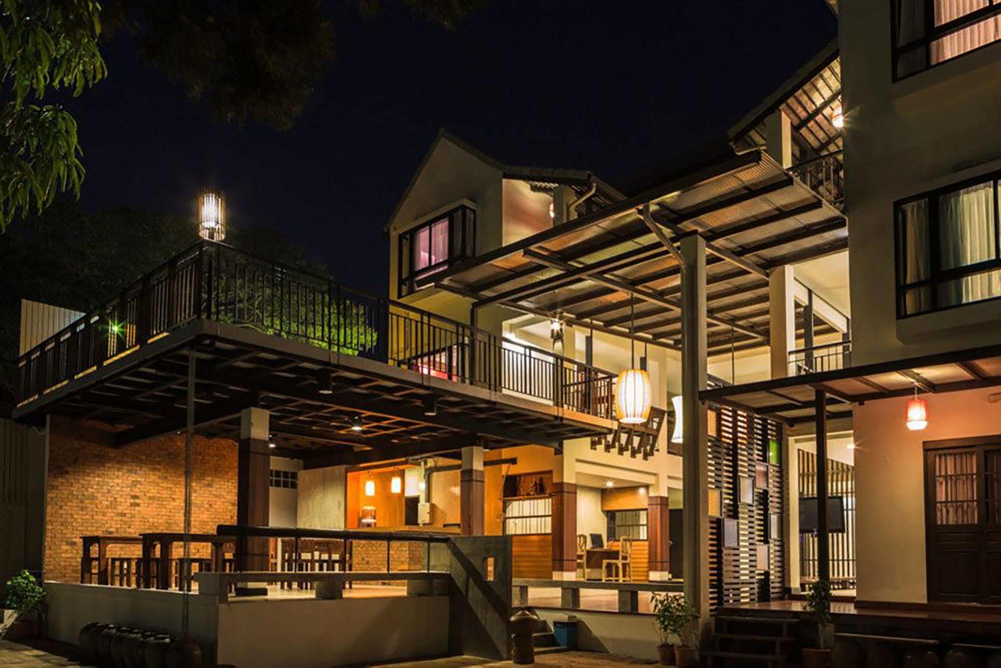 Baan Ing Ping Hotell Chiang Mai Exteriör bild